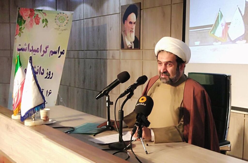 Supreme Leader demands ethical Muslim student: AhlulBayt University President